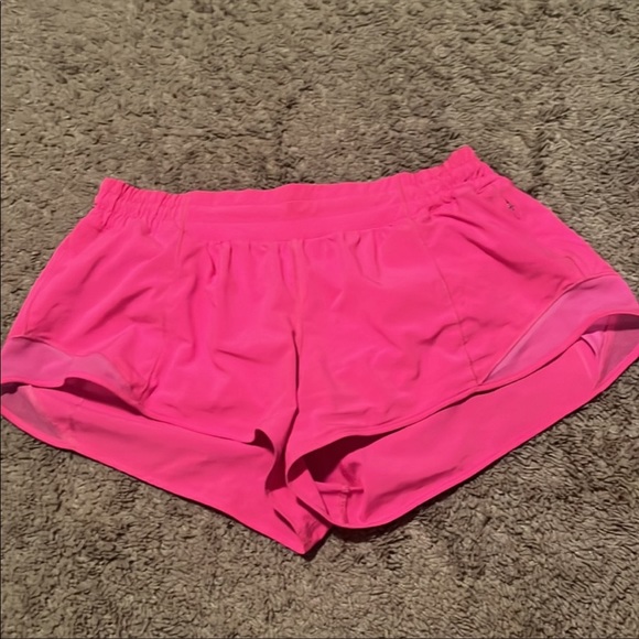 Lululemon hotty hot shorts Pow Pink - Picture 1 of 4